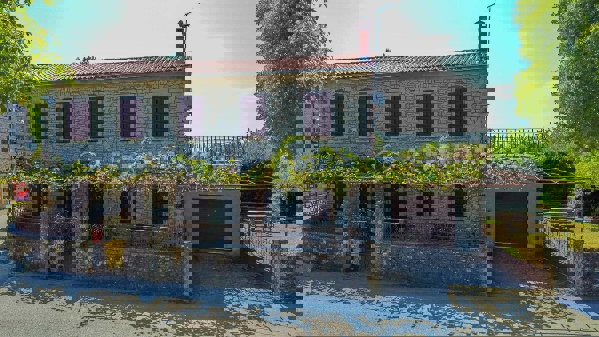 Kanfanar, casa in pietra nel centro del paese