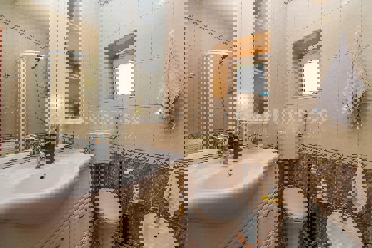 Kanfanar, casa in pietra nel centro del paese