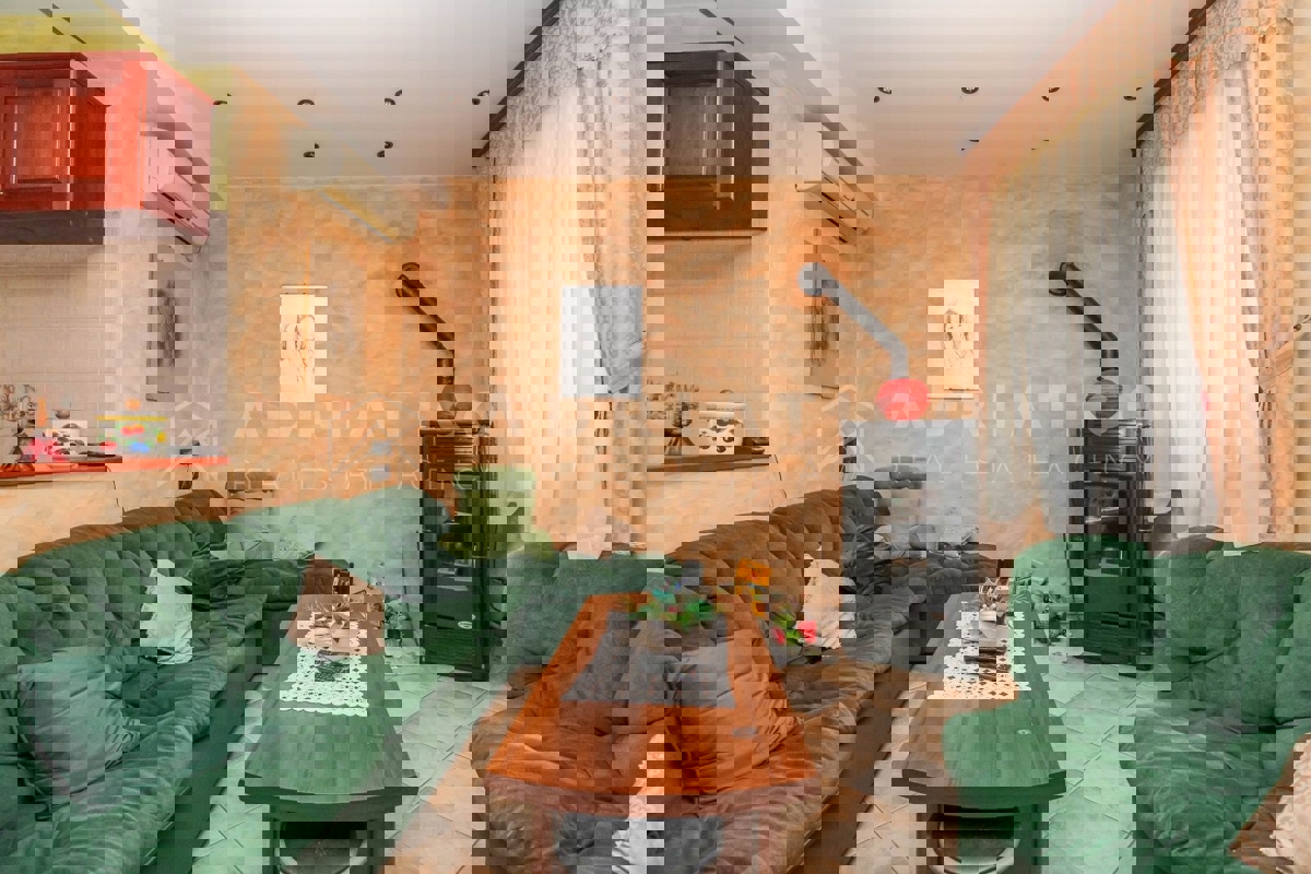 Kanfanar, casa in pietra nel centro del paese