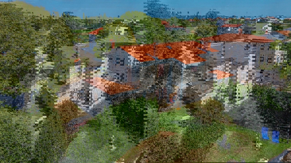 Kanfanar, casa in pietra nel centro del paese