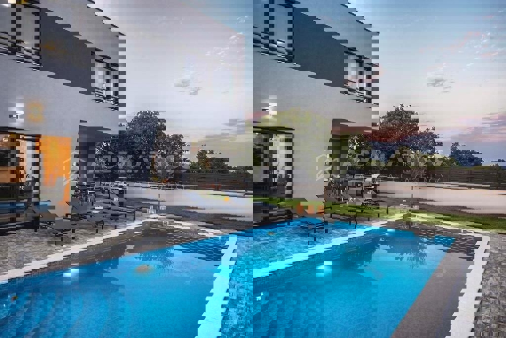 Pola, Istria – Casa di lusso in un tranquillo quartiere residenziale