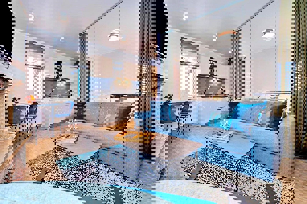 Rovigno, appartamento ben arredato nel centro storico in vendita