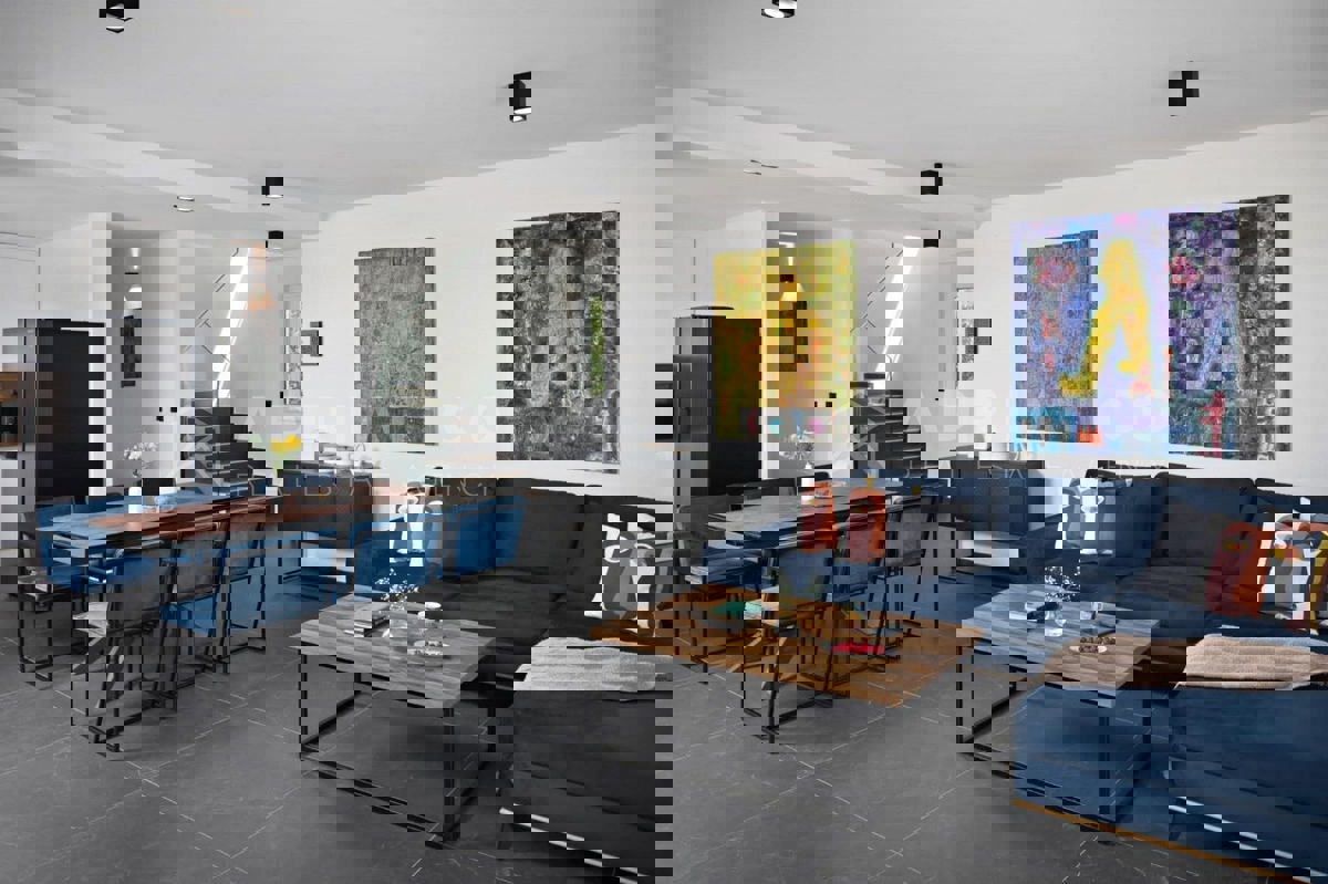 Orsera, dintorni, bella villa con piscina in una posizione tranquilla