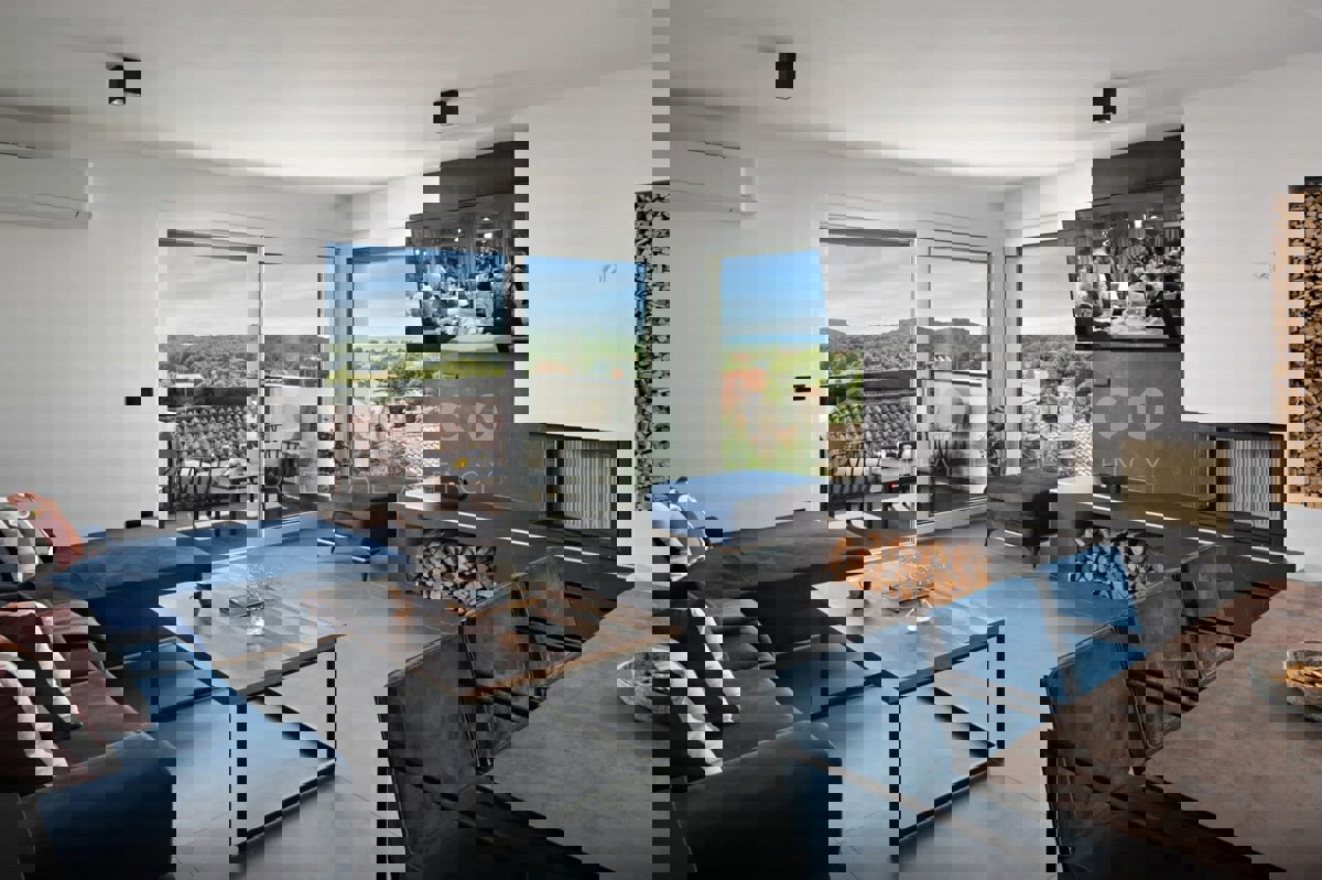 Orsera, dintorni, bella villa con piscina in una posizione tranquilla