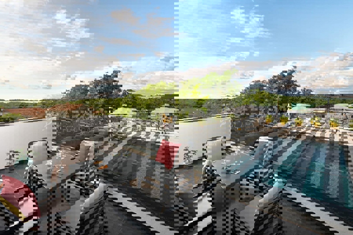 Orsera, dintorni, bella villa con piscina in una posizione tranquilla