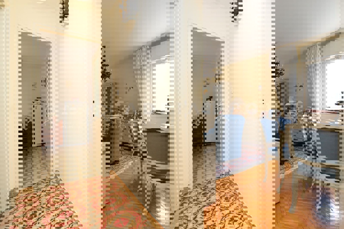 Rovigno,spazioso appartamento con due camere da letto vicino al centro