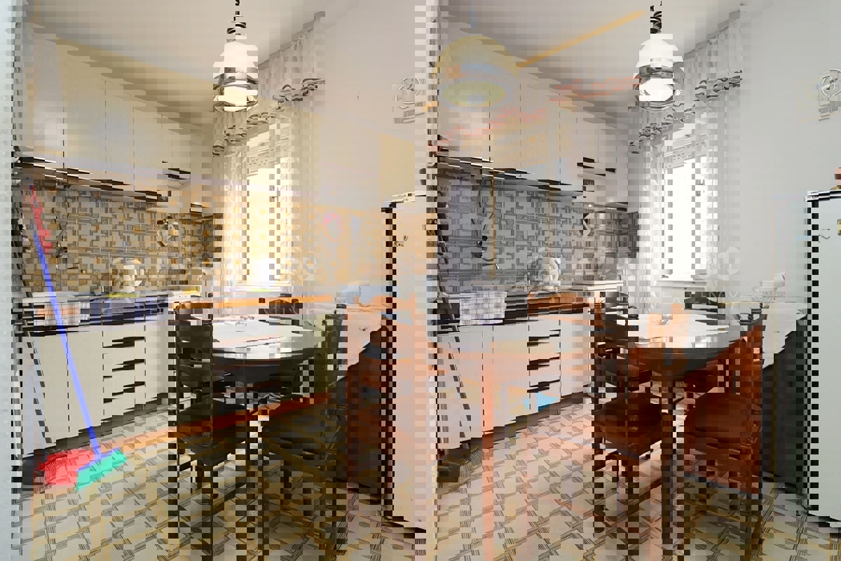 Rovigno,spazioso appartamento con due camere da letto vicino al centro