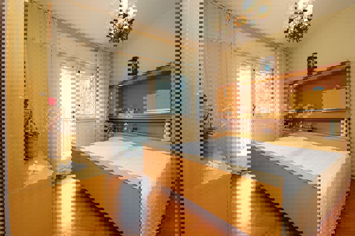 Rovigno,spazioso appartamento con due camere da letto vicino al centro