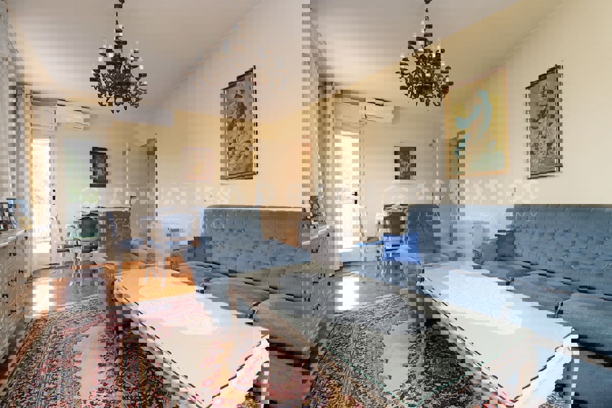 Rovigno,spazioso appartamento con due camere da letto vicino al centro