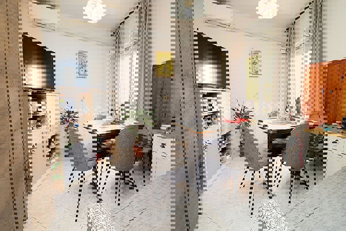 Rovigno, appartamento con due camere da letto vicino al centro