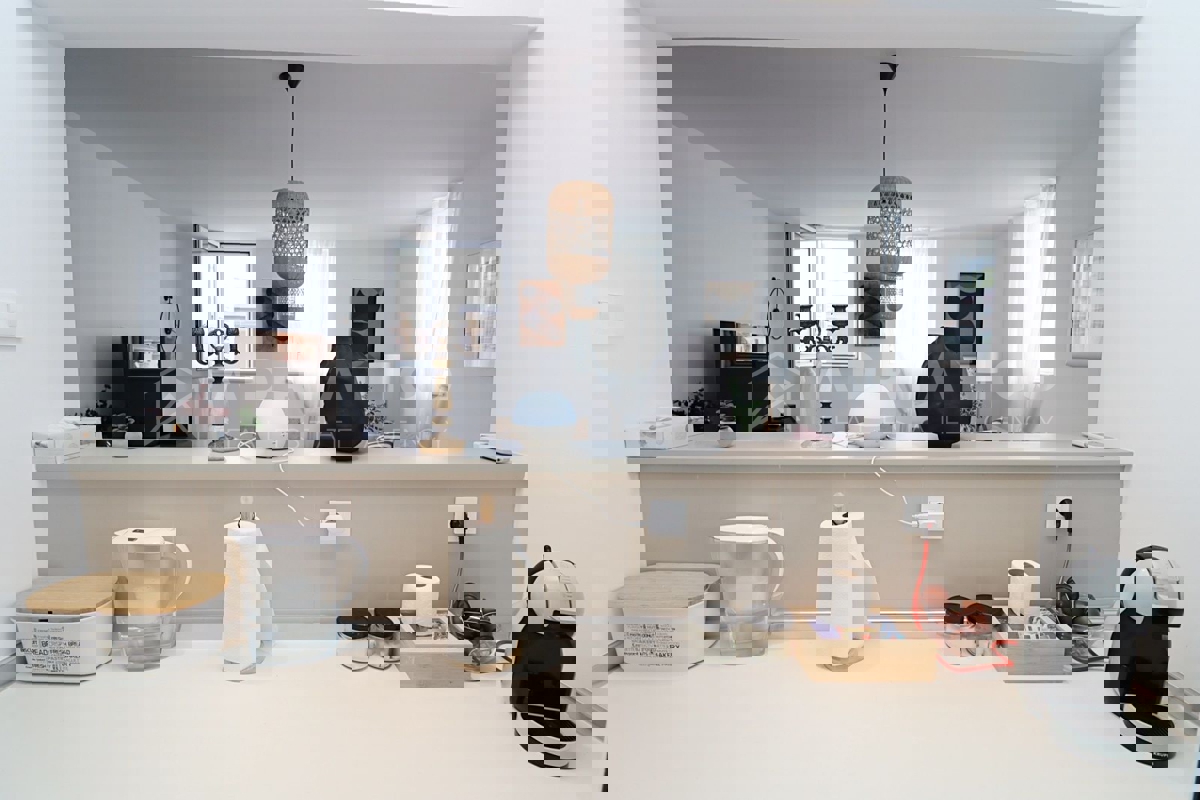 Rovigno, luminoso appartamento monolocale e posto auto in garage