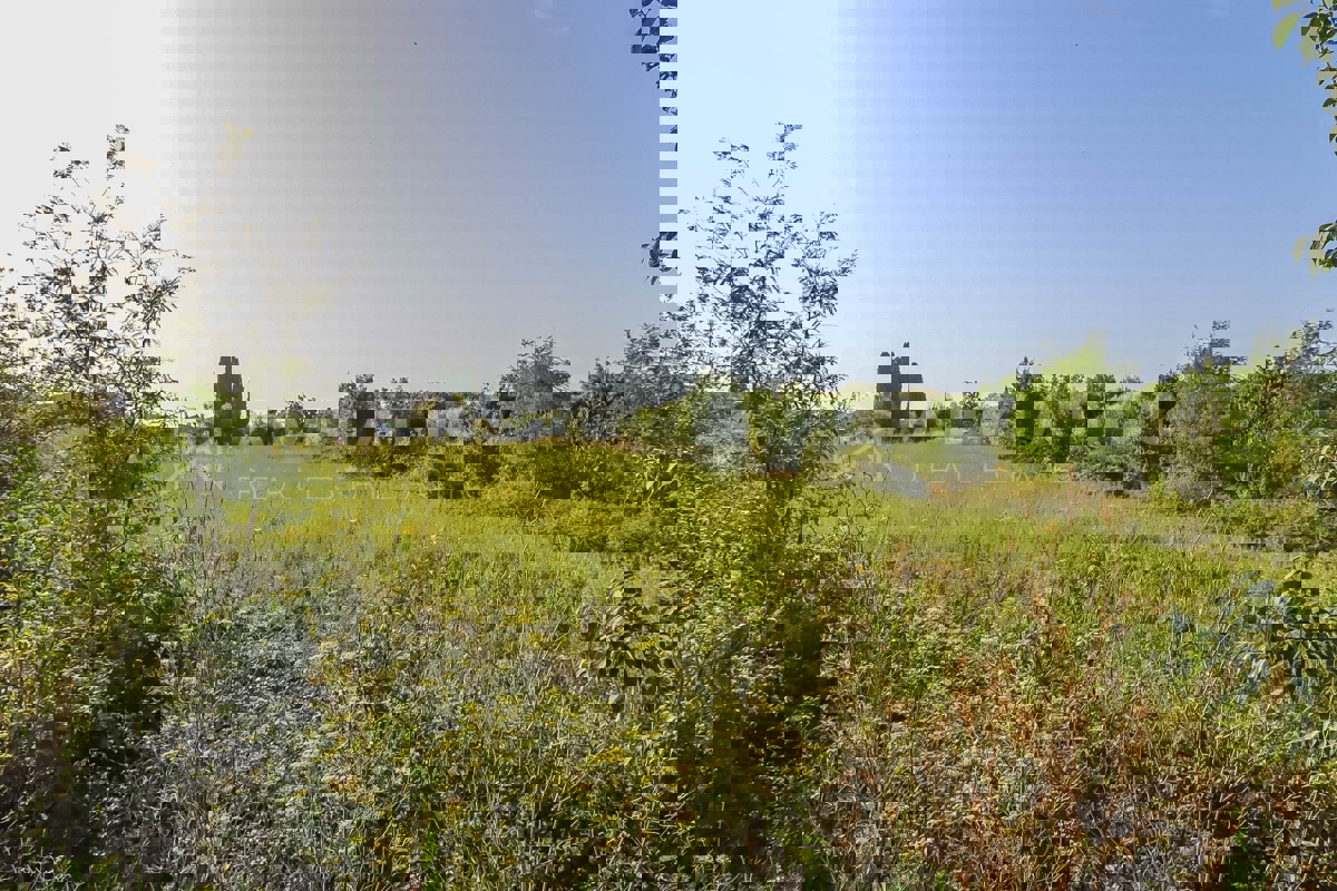 Fažana, terreno edificabile a destinazione turistica