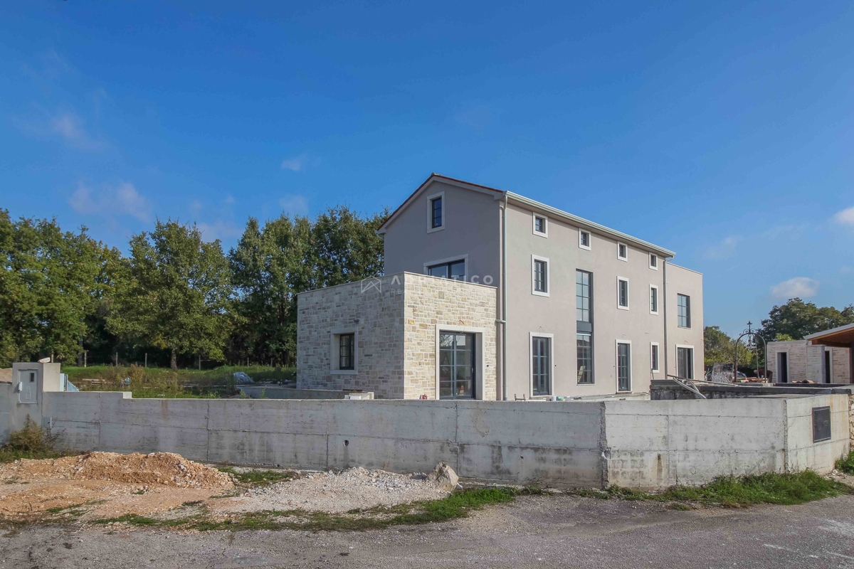 Parenzo - Nuova villa di lusso con piscina