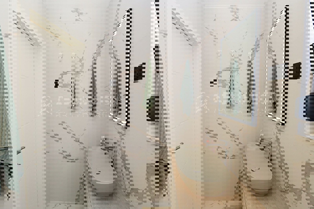 Rovigno, dintorni, casa familiare con ampio cortile