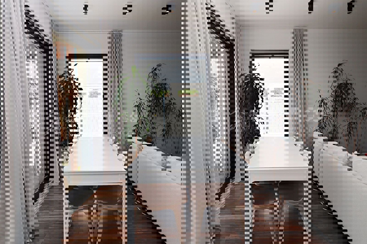 Rovigno, dintorni, casa familiare con ampio cortile