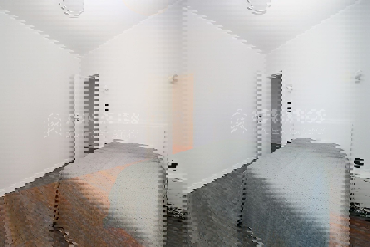 Rovigno, dintorni, casa familiare con ampio cortile