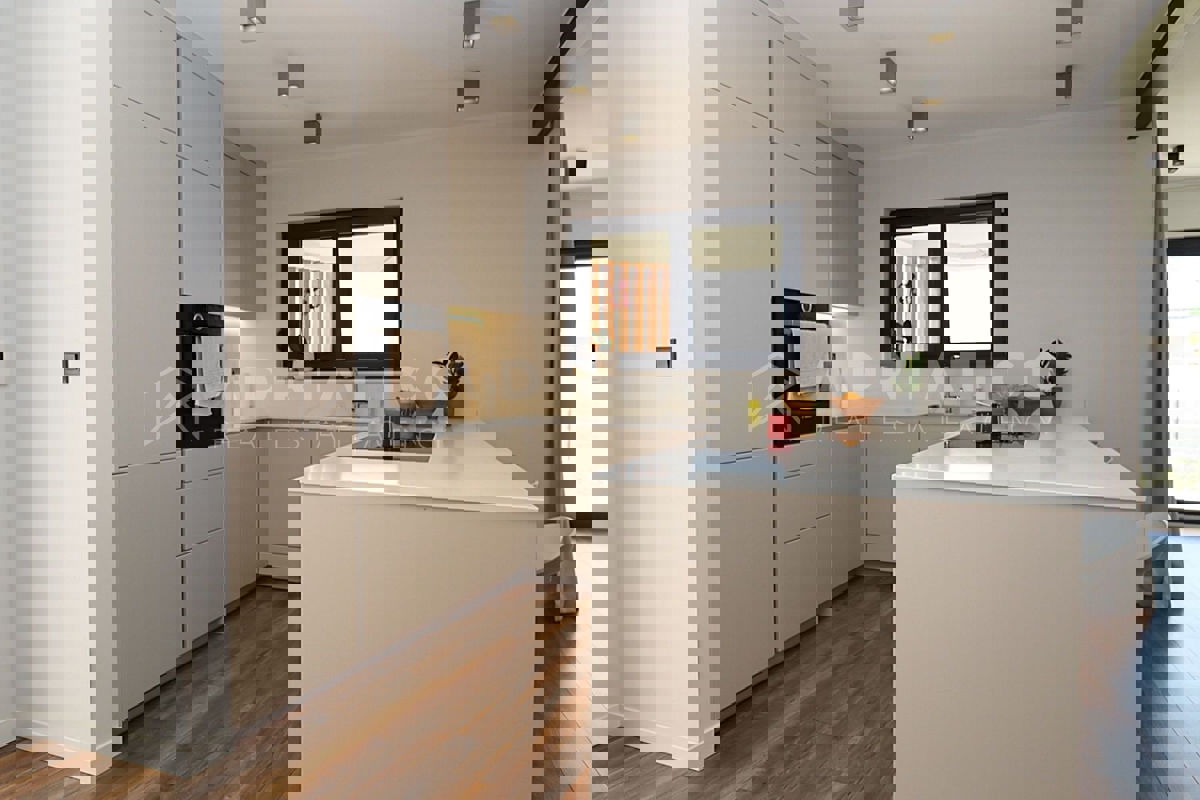 Rovigno, dintorni, casa familiare con ampio cortile