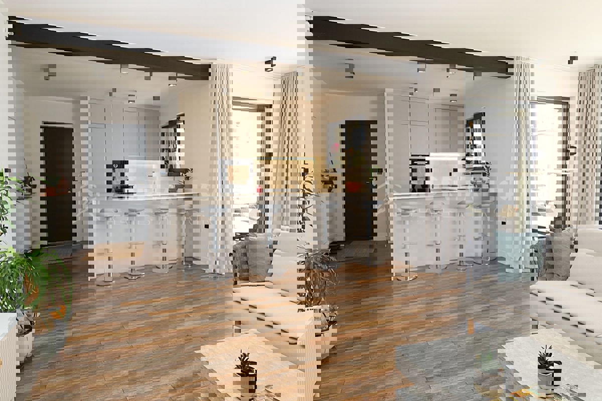 Rovigno, dintorni, casa familiare con ampio cortile