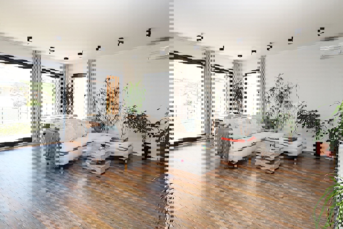 Rovigno, dintorni, casa familiare con ampio cortile