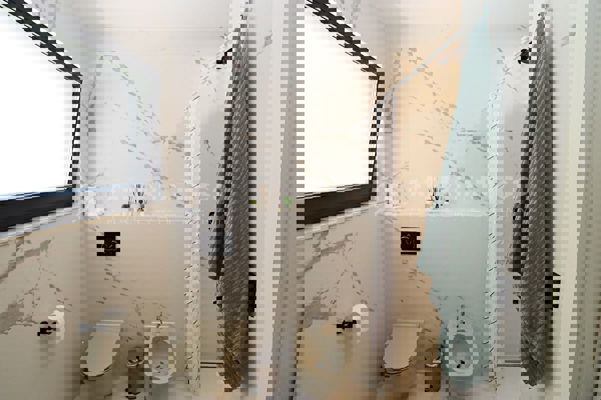 Rovigno, dintorni, casa familiare con ampio cortile