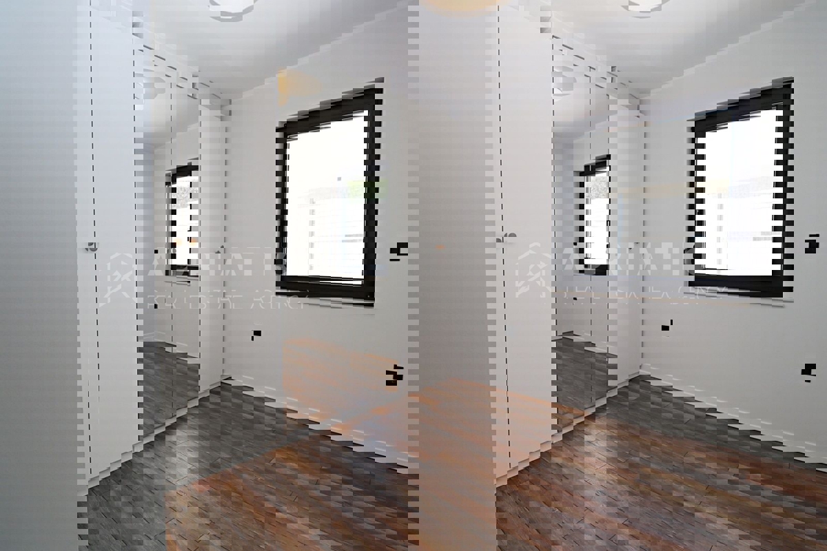 Rovigno, dintorni, casa familiare con ampio cortile