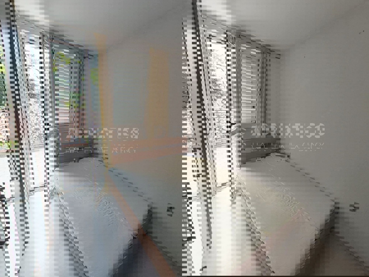 Rovigno, casa con due unità abitative vicino al centro