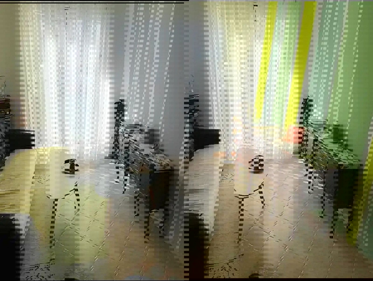 Rovigno, appartamento monolocale al piano terra di un piccolo edificio