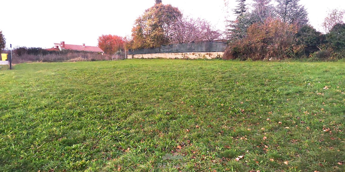 Istria orientale: terreno edificabile per casa, a 11 km dal mare, Labin