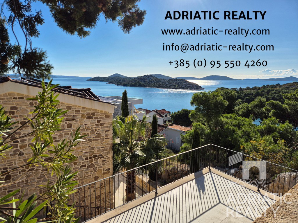 Vodice, villa moderna con wellness e vista panoramica sul mare