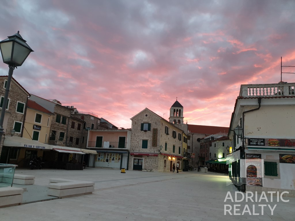 Vodice, villa moderna con wellness e vista panoramica sul mare