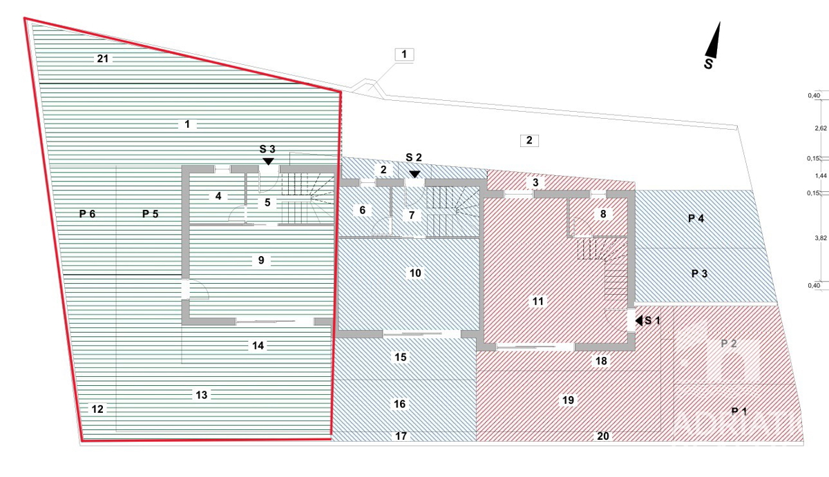 Vodice, appartamento su due livelli con cortile vicino alla spiaggia