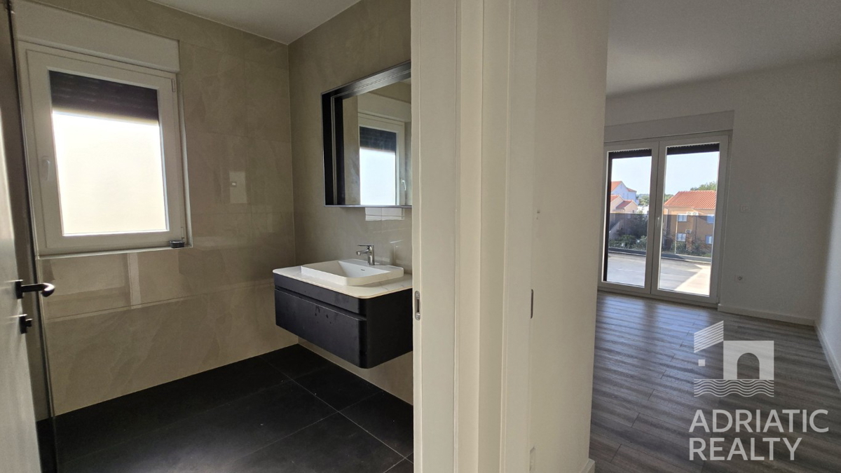 Vodice, ampio appartamento bilocale a 600 m dalla spiaggia