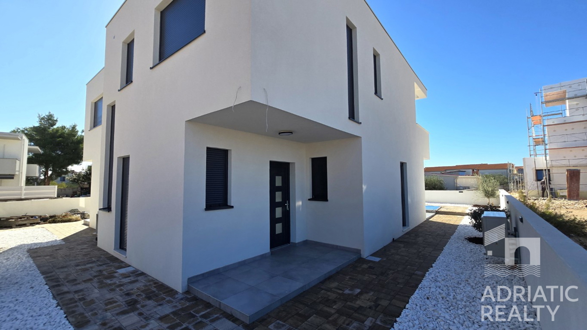 Srima, Vodice, moderna doppia casa con piscina - consegna primavera 2025