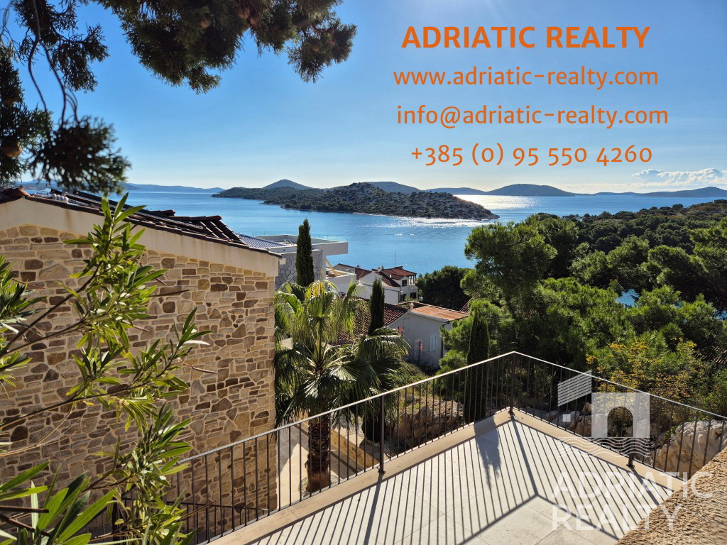 Srima, Vodice, moderna doppia casa con piscina - consegna primavera 2025