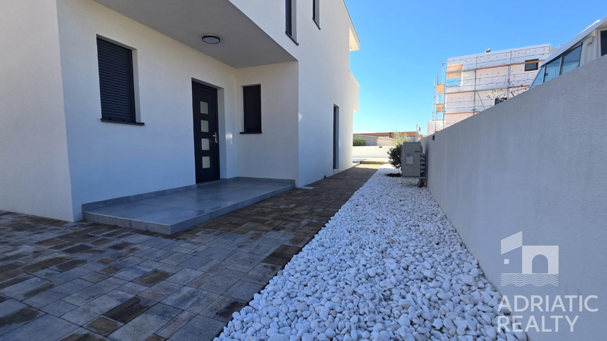 Srima, Vodice, moderna doppia casa con piscina - consegna primavera 2025