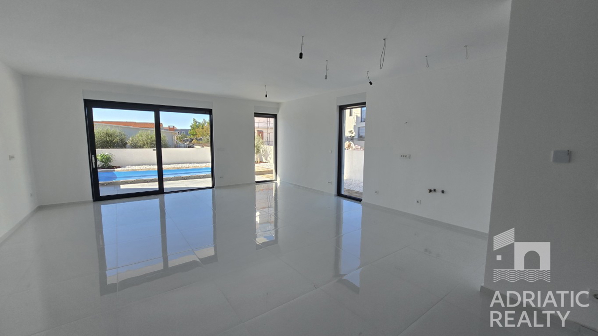 Srima, Vodice, moderna doppia casa con piscina - consegna primavera 2025