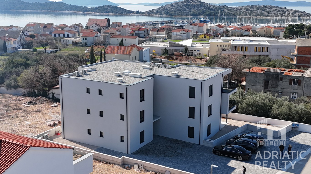 Tribunj, appartamento con tre camere da letto e grande terrazza in una nuova costruzione