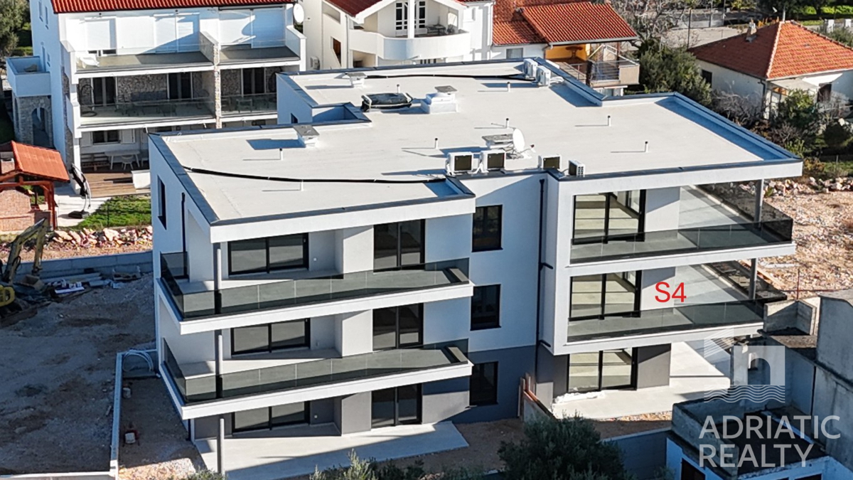 Tribunj, appartamento con tre camere da letto e grande terrazza in una nuova costruzione