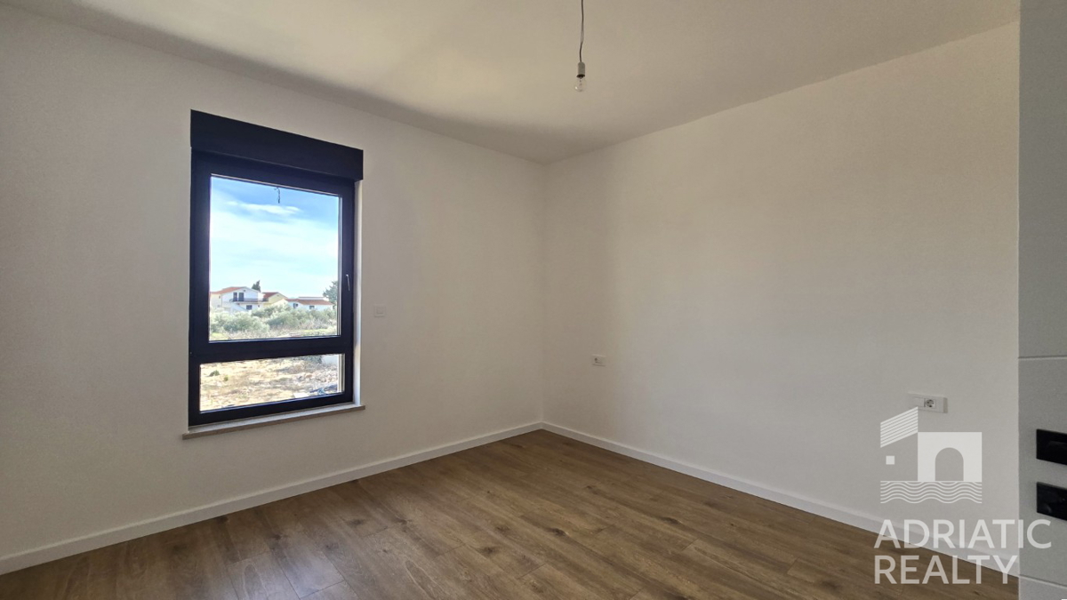 Tribunj, appartamento con tre camere da letto e grande terrazza in una nuova costruzione