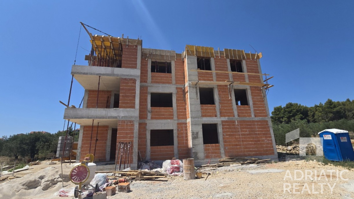 Vodice, monolocale con giardino in bella posizione