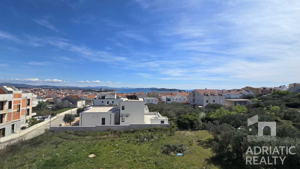 Vodice, monolocale con giardino in bella posizione