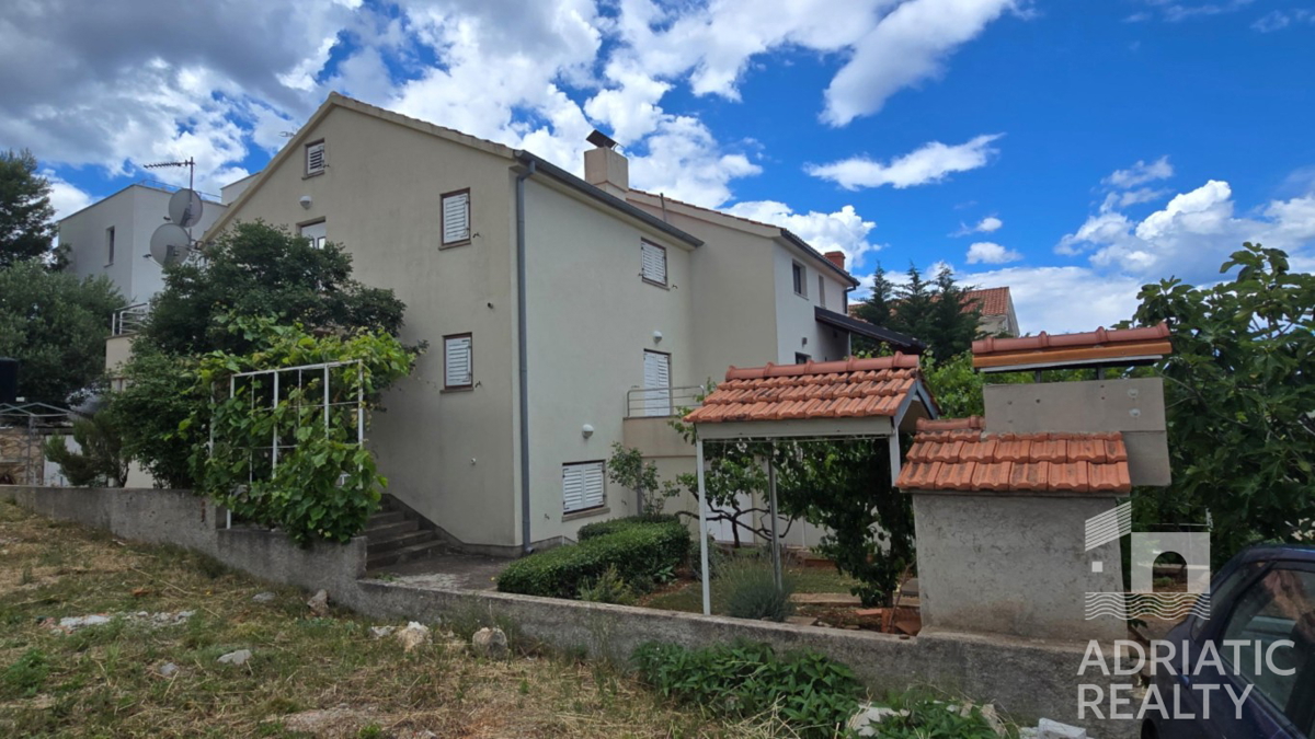 Žaborić, casa familiare arredata a 100 m dalla spiaggia