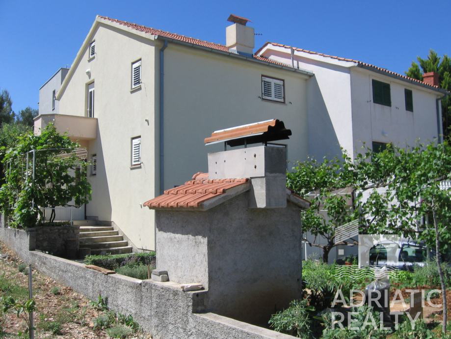 Žaborić, casa familiare arredata a 100 m dalla spiaggia