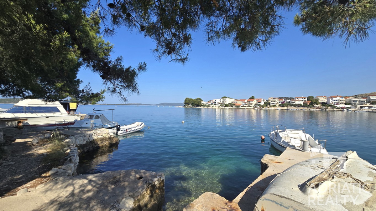 Žaborić, casa familiare arredata a 100 m dalla spiaggia