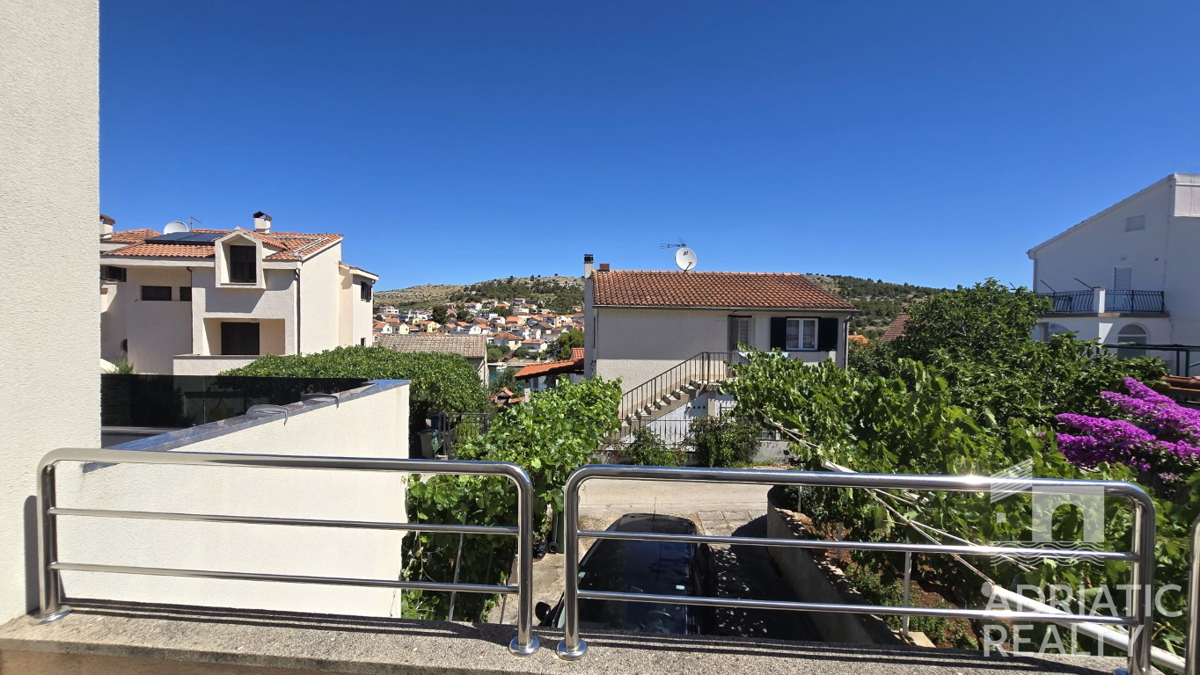 Žaborić, casa familiare arredata a 100 m dalla spiaggia