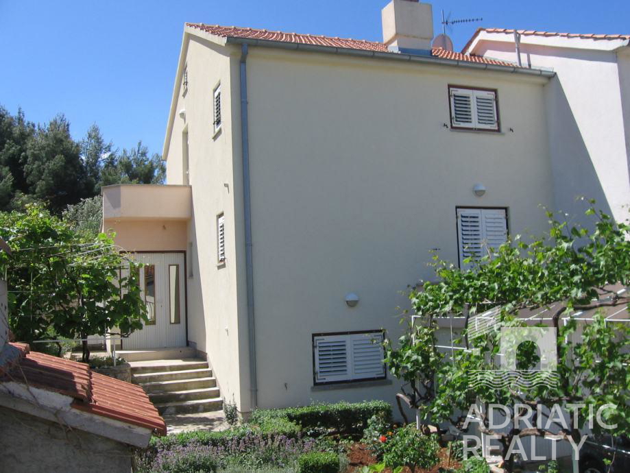 Žaborić, casa familiare arredata a 100 m dalla spiaggia