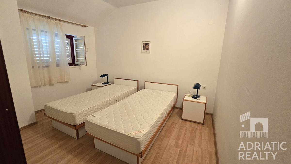 Žaborić, casa familiare arredata a 100 m dalla spiaggia