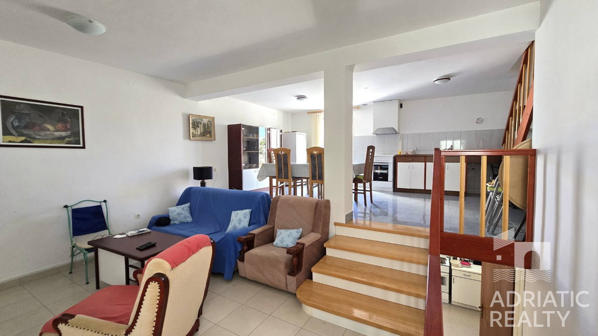 Žaborić, casa familiare arredata a 100 m dalla spiaggia