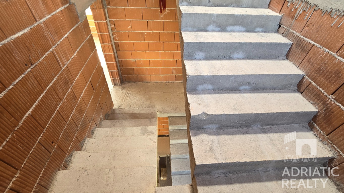 Grebaštica, appartamento moderno arredato con vista mare, a soli 300 m dalla spiaggia!