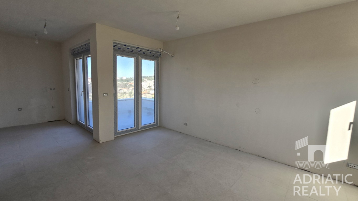 Grebaštica, appartamento moderno arredato con vista mare, a soli 300 m dalla spiaggia!